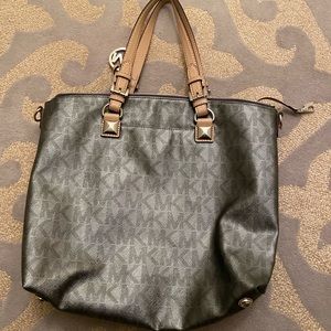 Michael Kors Jet Set Tote Bag